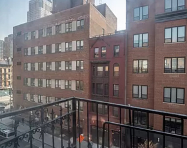 405 West 52nd Street - Photo Thumbnail 10