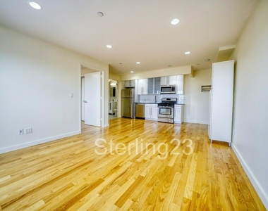 23-15 Astoria Boulevard - Photo Thumbnail 2