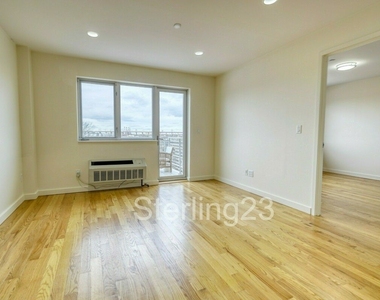 23-15 Astoria Boulevard - Photo Thumbnail 4