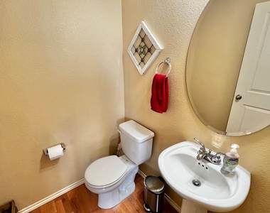 433 Houghton Ct - Photo Thumbnail 8