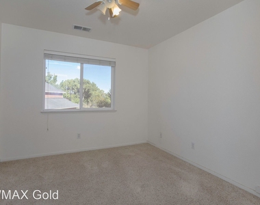 610 Sugar Tree Court - Photo Thumbnail 16