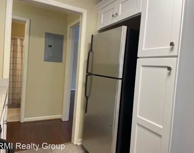 849 Vestavia Court Apt D - Photo Thumbnail 18