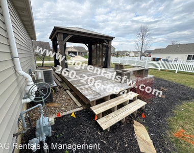 8819 Strathmore Ln - Photo Thumbnail 22