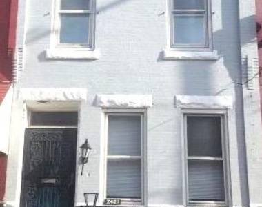 2421 N 18th St - Photo Thumbnail 1