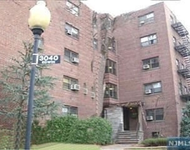 401 Park Place - Photo Thumbnail 0