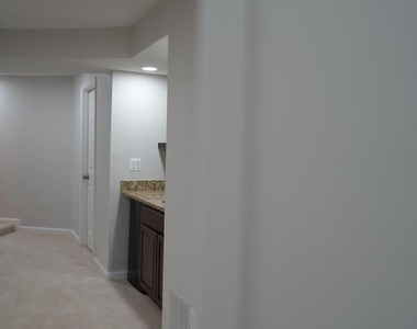 9082 Giltinan Ct - Photo Thumbnail 13