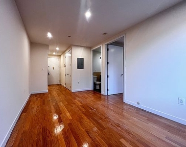 924 Metropolitan Avenue - Photo Thumbnail 0