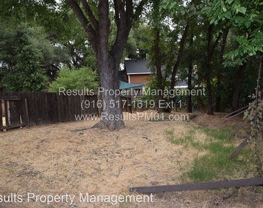 5340 Elsinore Way - Photo Thumbnail 3