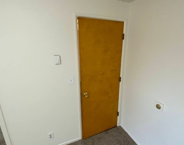 415 N Garden Wy - Photo Thumbnail 23