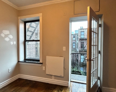  Renovated 2BR in Hell's Kitchen-West 52 Street - Photo Thumbnail 0