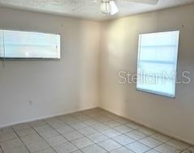 2389 Giovanni Avenue - Photo Thumbnail 4