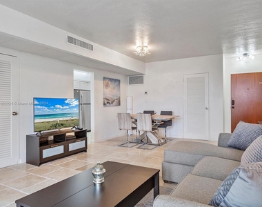 3801 S Ocean Dr - Photo Thumbnail 10