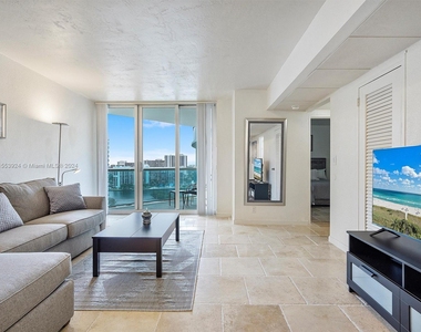 3801 S Ocean Dr - Photo Thumbnail 2