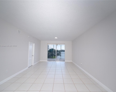 10750 Nw 66th St - Photo Thumbnail 5