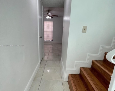 2462 Nw 52nd Ave - Photo Thumbnail 15