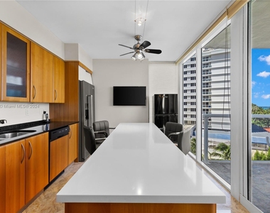 19111 Collins Ave - Photo Thumbnail 5