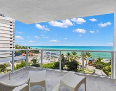 19111 Collins Ave - Photo Thumbnail 9