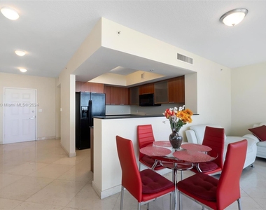 16699 Collins Ave - Photo Thumbnail 14