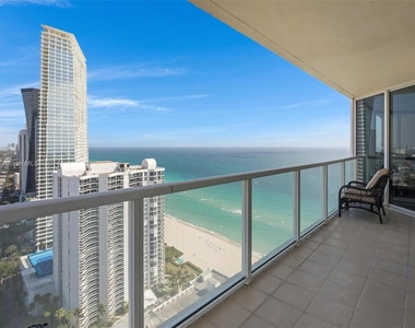 16699 Collins Ave - Photo Thumbnail 0