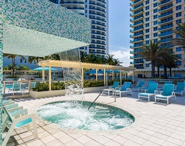 2501 S Ocean Dr - Photo Thumbnail 8