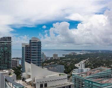 1000 Brickell Plz - Photo Thumbnail 21