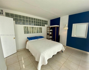 5401 Collins Ave - Photo Thumbnail 40