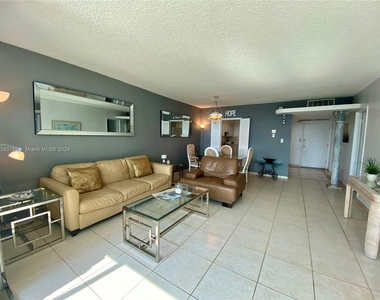 5401 Collins Ave - Photo Thumbnail 46