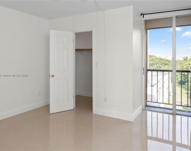 9210 Fontainebleau Blvd - Photo Thumbnail 5