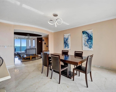 19111 Collins Ave - Photo Thumbnail 4