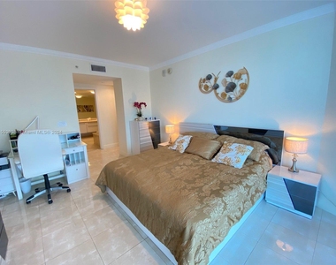 3101 S Ocean Dr - Photo Thumbnail 21