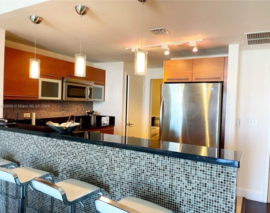 244 Biscayne Blvd - Photo Thumbnail 9