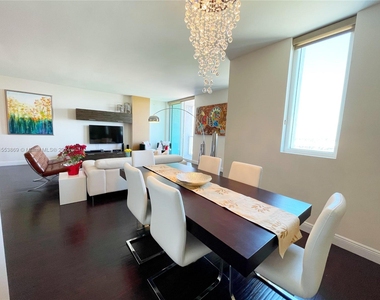 244 Biscayne Blvd - Photo Thumbnail 4