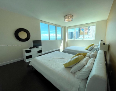 244 Biscayne Blvd - Photo Thumbnail 13