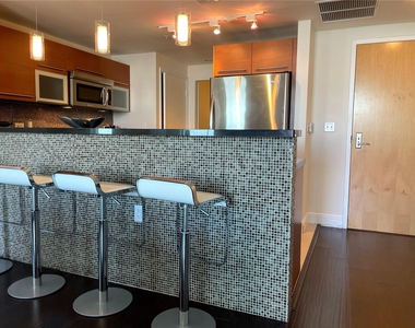 244 Biscayne Blvd - Photo Thumbnail 10