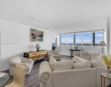 10275 Collins Ave - Photo Thumbnail 3