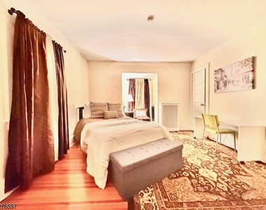 66 Gould Pl - Photo Thumbnail 6