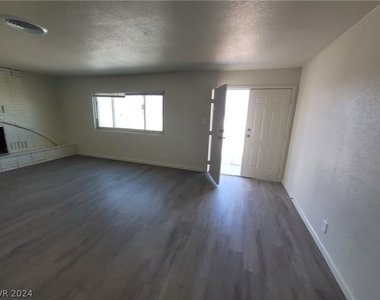 3749 Ponderosa Avenue - Photo Thumbnail 24