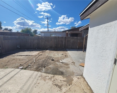 3749 Ponderosa Avenue - Photo Thumbnail 6