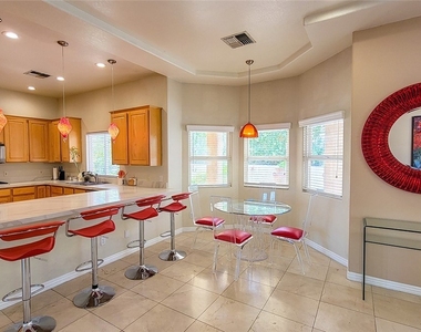 8129 Desert Jewel Circle - Photo Thumbnail 7