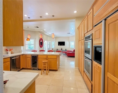 8129 Desert Jewel Circle - Photo Thumbnail 12