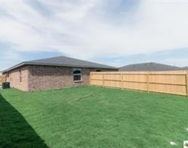 316 Lowes Boulevard - Photo Thumbnail 19