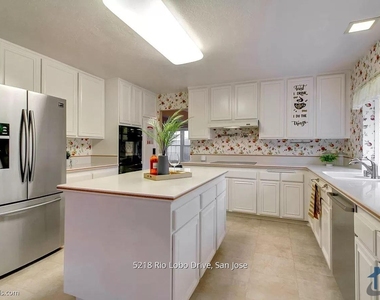 5218 Rio Lobo Dr - Photo Thumbnail 13