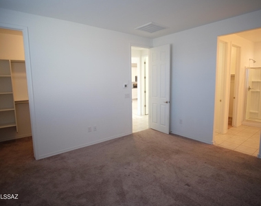 12384 N Amberwood Place - Photo Thumbnail 12