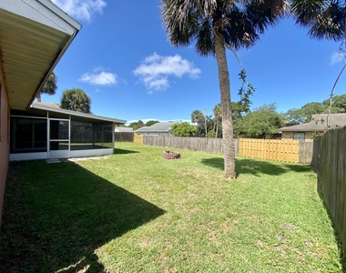 2325 Pepperwood Road - Photo Thumbnail 10