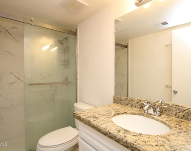 3635 N 37th Street - Photo Thumbnail 10