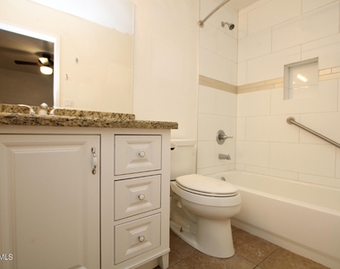 3635 N 37th Street - Photo Thumbnail 9