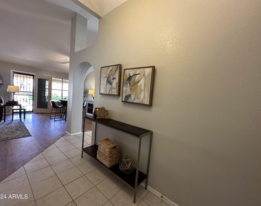 3426 E Oraibi Drive - Photo Thumbnail 5