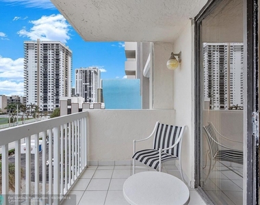 1500 S Ocean Dr - Photo Thumbnail 16