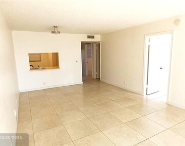 9230 Lagoon Pl - Photo Thumbnail 9