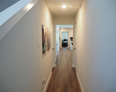 1220 Elva Warren Street - Photo Thumbnail 2